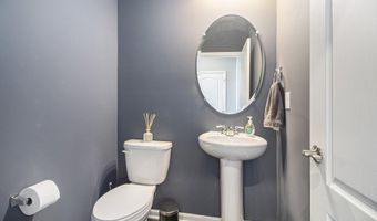 2865 Dillon Dr, Ann Arbor, MI 48105