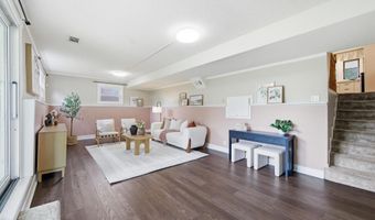 5919 Memphis St, Bel Aire, KS 67220