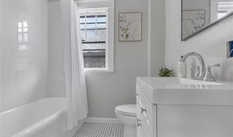 19 Greene Ln, Newport, RI 02840