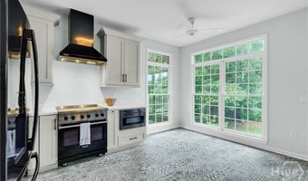 12 Amberwood Cir, Savannah, GA 31405