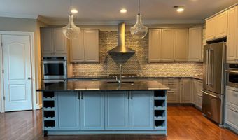 7702 TRAMMELL Rd, Annandale, VA 22003