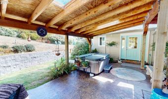 814 PARADISE Ln, Brookings, OR 97415