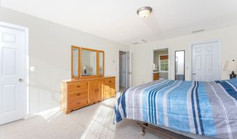 110 Oakwood Cir, Bristol, CT 06010