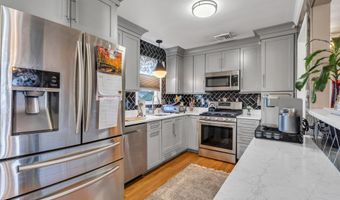 853 Spray Ave, Beachwood, NJ 08722