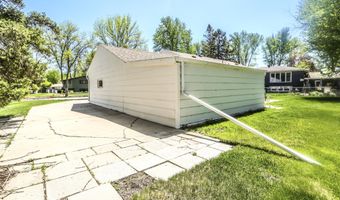 128 Elizabeth Dr, Aberdeen, SD 57401