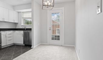 2641 S WALTER REED Dr B, Arlington, VA 22206