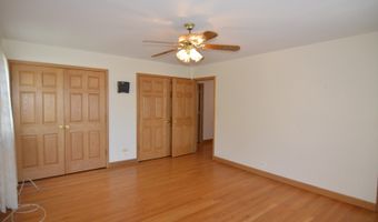 2405 E Miner St, Arlington Heights, IL 60004