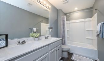 15 Half Hitch Rd, Barnegat, NJ 08005