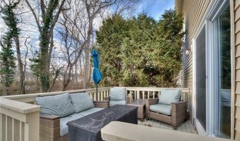 501 Woodhaven Ct 501, Cranston, RI 02920