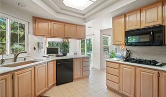 2124 Cervato Dr, Camarillo, CA 93012
