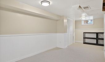 1732 Jackson Ave, Ann Arbor, MI 48103