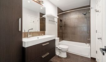 642 W Moreland Ave, Addison, IL 60101