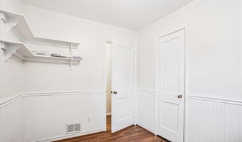7116 WAYNE Dr, Annandale, VA 22003