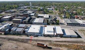 23 W Olive St, Aurora, MO 65605
