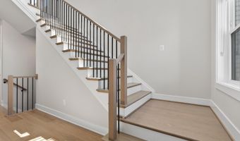 881 N MANCHESTER St, Arlington, VA 22205