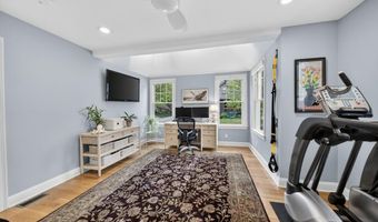 42 Windsor St, Jamestown, RI 02835