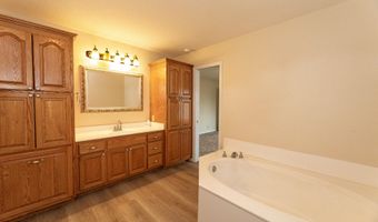 133 Lake Lure Cir, Alma, GA 31510