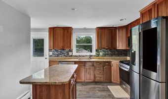 18 Nolan Dr, Bloomfield, CT 06002