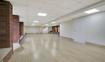 260 Oakridge Ln, Albertson, NY 11507
