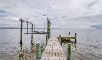 201 Hickory Point Dr, Aurora, NC 27806