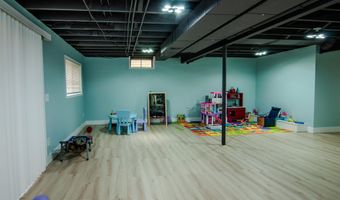 3244 Dunwoodie Rd, Ann Arbor, MI 48105