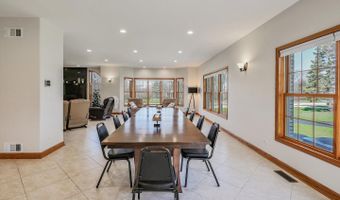 500 E Sherwood Dr, Addison, IL 60101