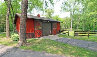 7463 Loy Rd, Arena, WI 53503