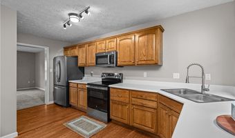 660 Village Green Blvd E, Adams Twp., PA 16046