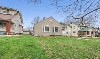 1073 Parkside Dr, Alliance, OH 44601