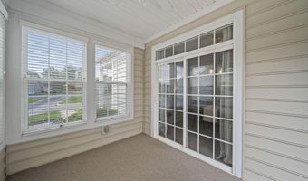 5939 Naughten Pond Dr, Columbus, OH 43213