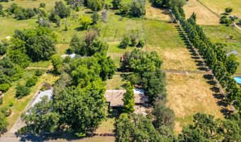 5609 Shady Ln, Anderson, CA 96007