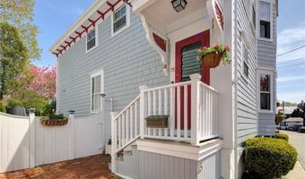 15 Cross St, Newport, RI 02840