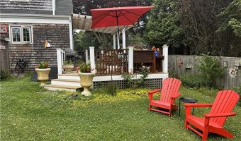 7 Boulevard E, Middletown, RI 02842