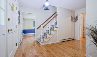 19 Winterberry Dr, Amherst, NH 03031