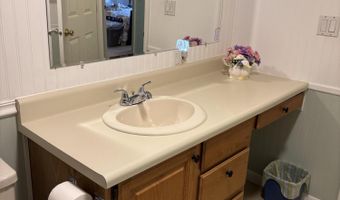 65 Smith St, Augusta, ME 04330