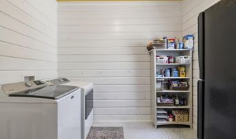 990 Buckwood Rd, Bauxite, AR 72011
