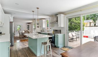 50 Clipper Way, Bristol, RI 02809