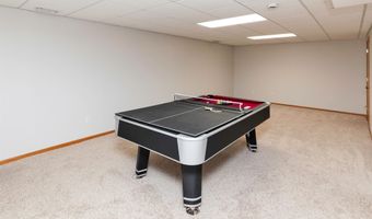 1102 9th Ave SE, Altoona, IA 50009