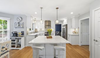43197 WAYSIDE Cir, Ashburn, VA 20147