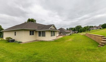 3302 Brook Holw, Asbury, IA 52002