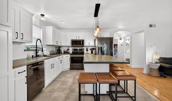 4044 Mindanao St, Bay St. Louis, MS 39520
