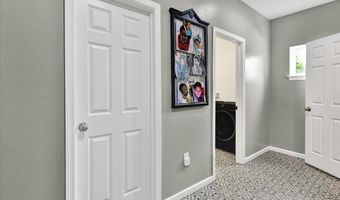 355 WESTVIEW Dr, Akron, PA 17501