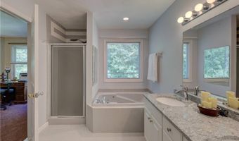 84 Bakewell Ct, Cranston, RI 02921