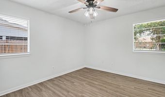 2074 Trailwood Dr, Biloxi, MS 39532