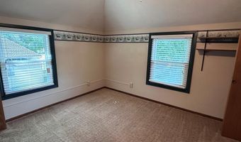 709 N St, Aurora, NE 68818