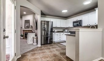 2006 W Greenleaf Ct, Bartlesville, OK 74006