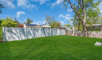 512 Seaman Ave, Beachwood, NJ 08722