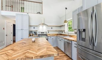 75 Marsh Rd, Belfast, ME 04915