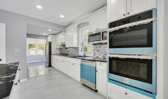 19 William St, Amityville, NY 11701