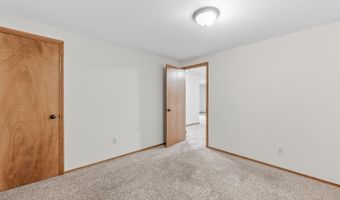 636 Dublin Dr, Andover, KS 67002